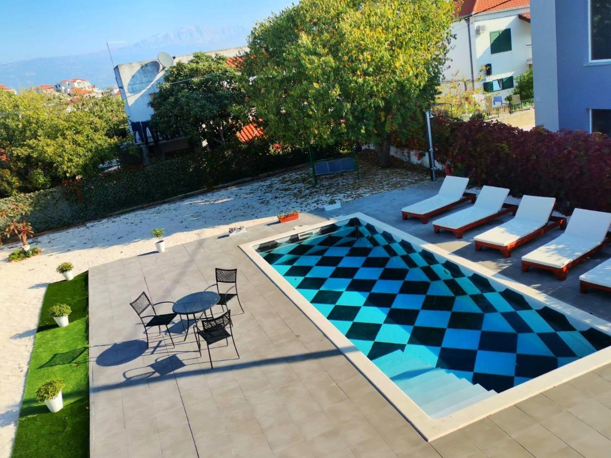 Holiday Home Nino With Amazing Swimming Pool สลาทิเน ภายนอก รูปภาพ