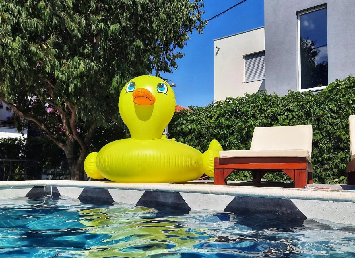 Holiday Home Nino With Amazing Swimming Pool สลาทิเน ภายนอก รูปภาพ