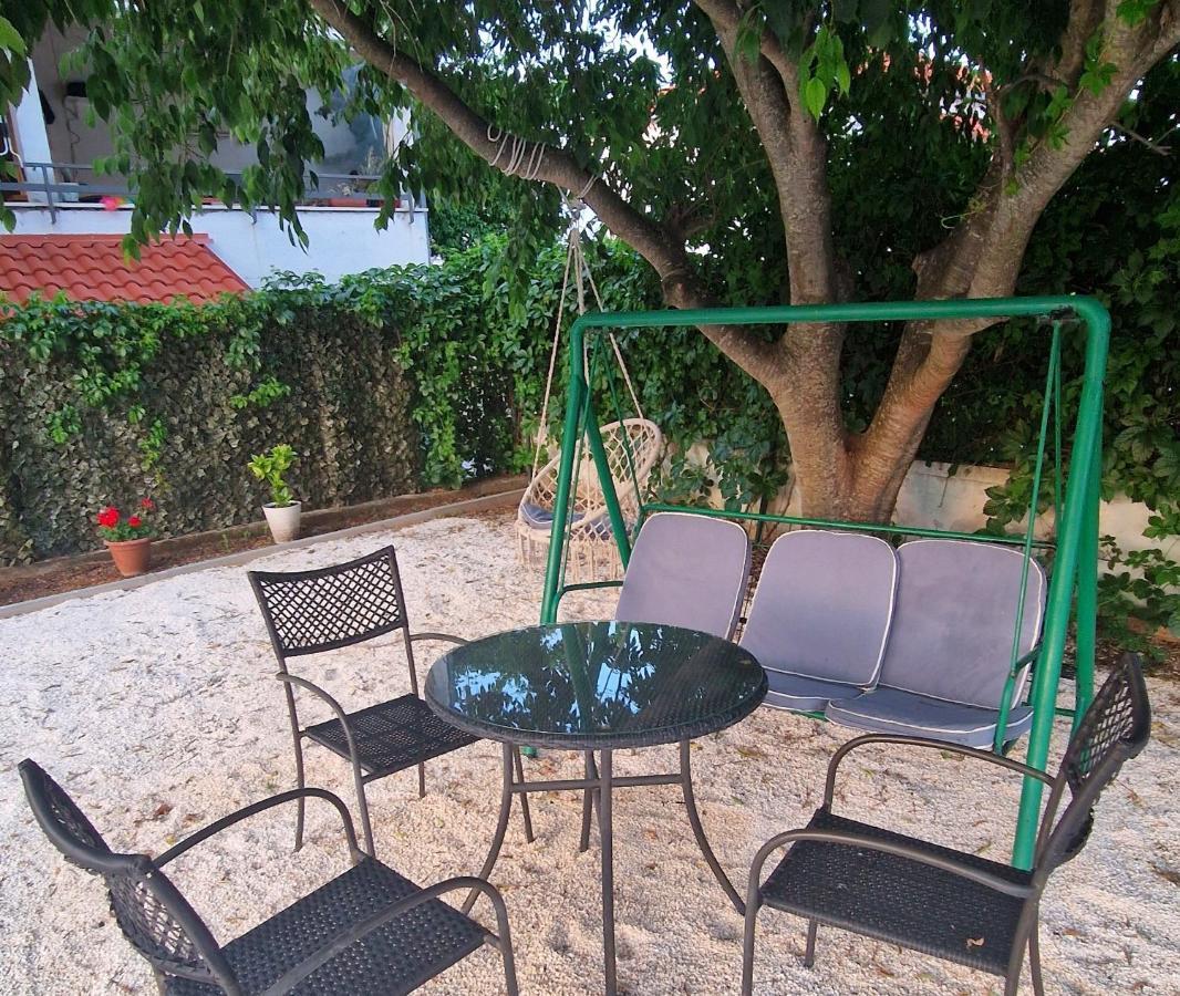 Holiday Home Nino With Amazing Swimming Pool สลาทิเน ภายนอก รูปภาพ