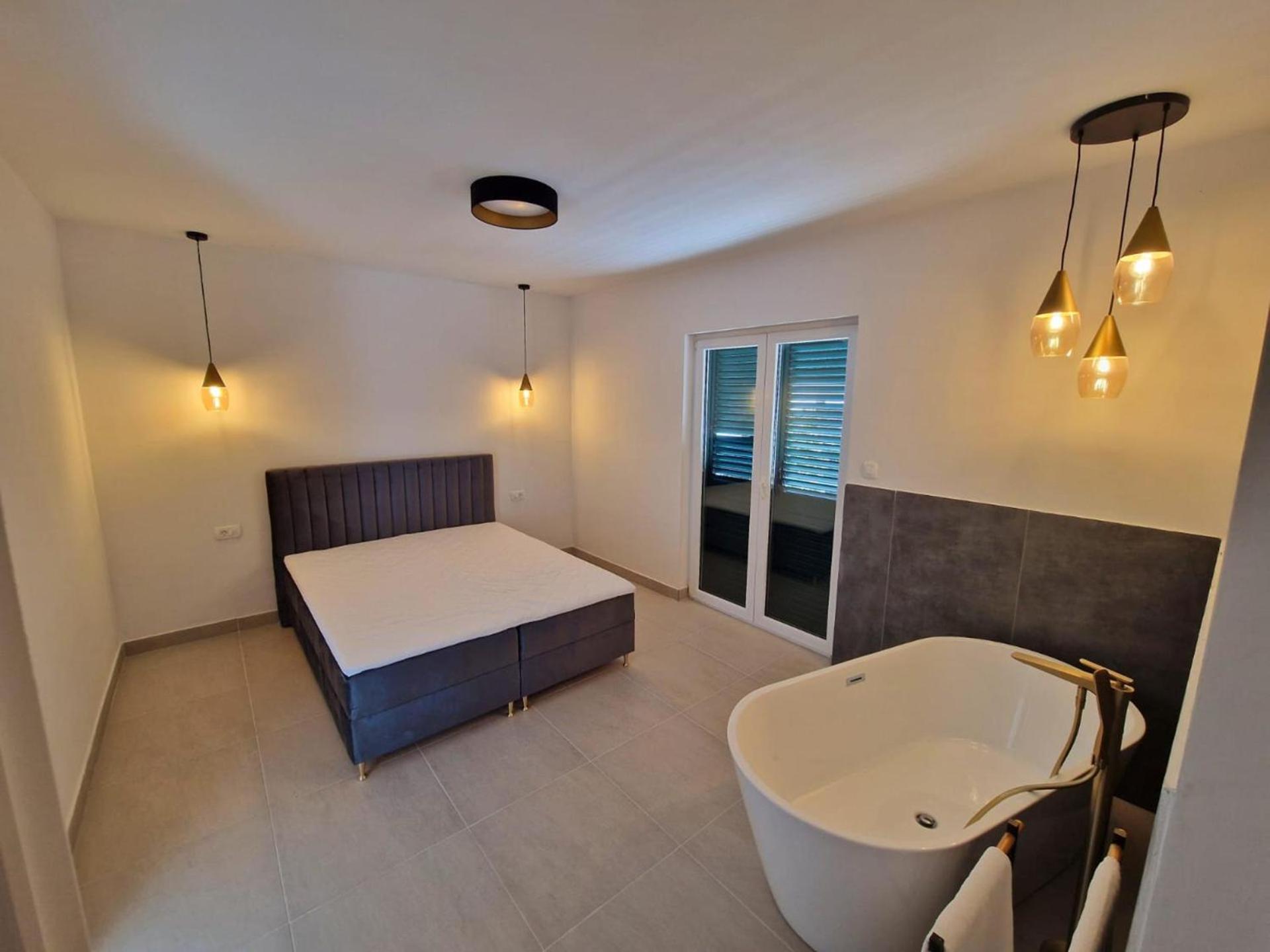 Holiday Home Nino With Amazing Swimming Pool สลาทิเน ภายนอก รูปภาพ