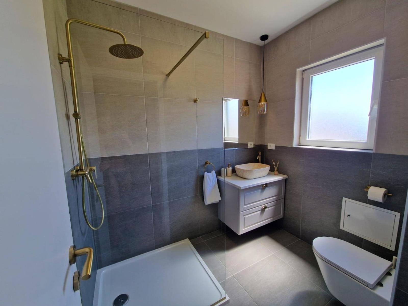 Holiday Home Nino With Amazing Swimming Pool สลาทิเน ภายนอก รูปภาพ