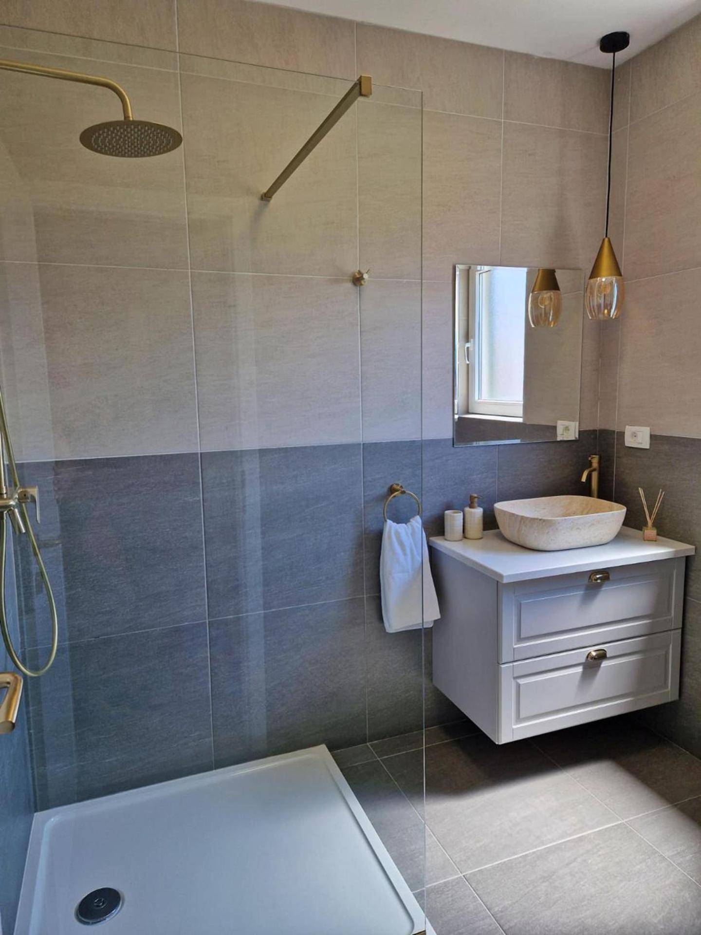 Holiday Home Nino With Amazing Swimming Pool สลาทิเน ภายนอก รูปภาพ