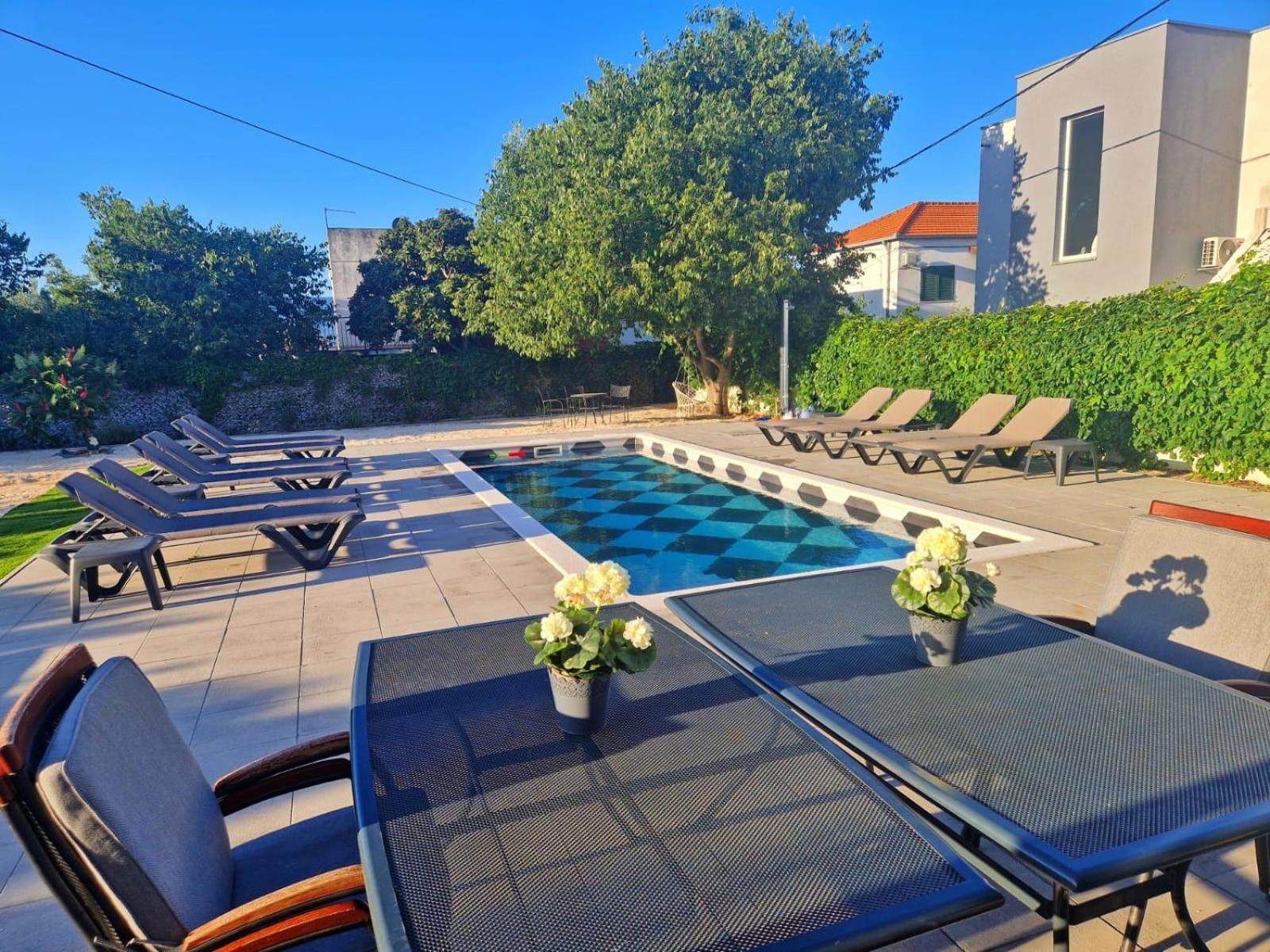 Holiday Home Nino With Amazing Swimming Pool สลาทิเน ภายนอก รูปภาพ